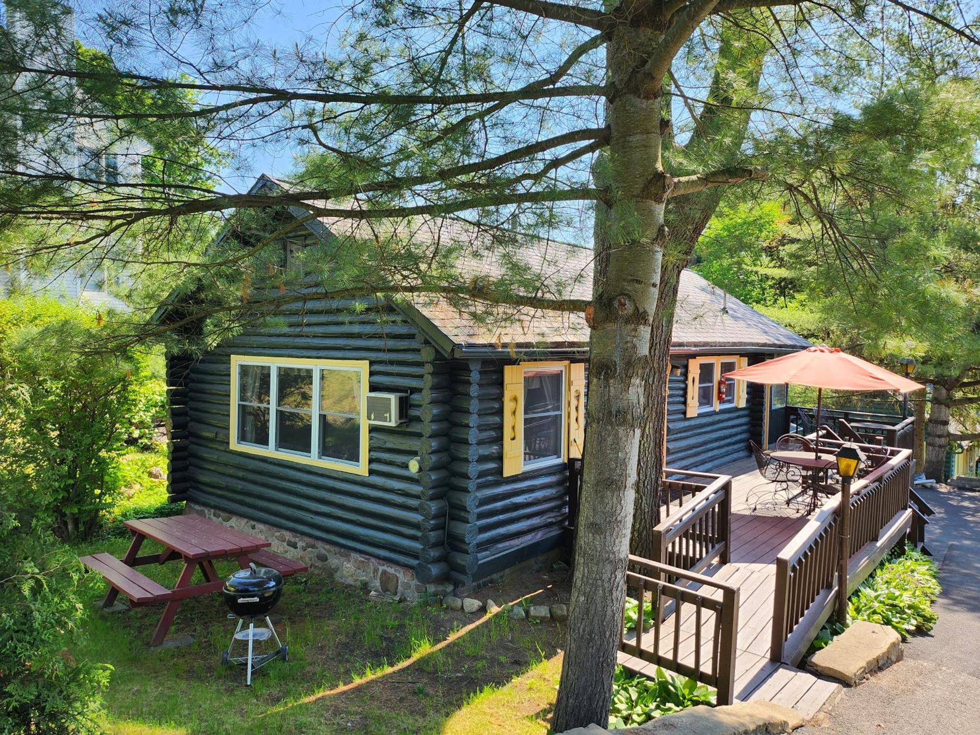 Cramers Point Lake Breeze Lake George Exterior photo